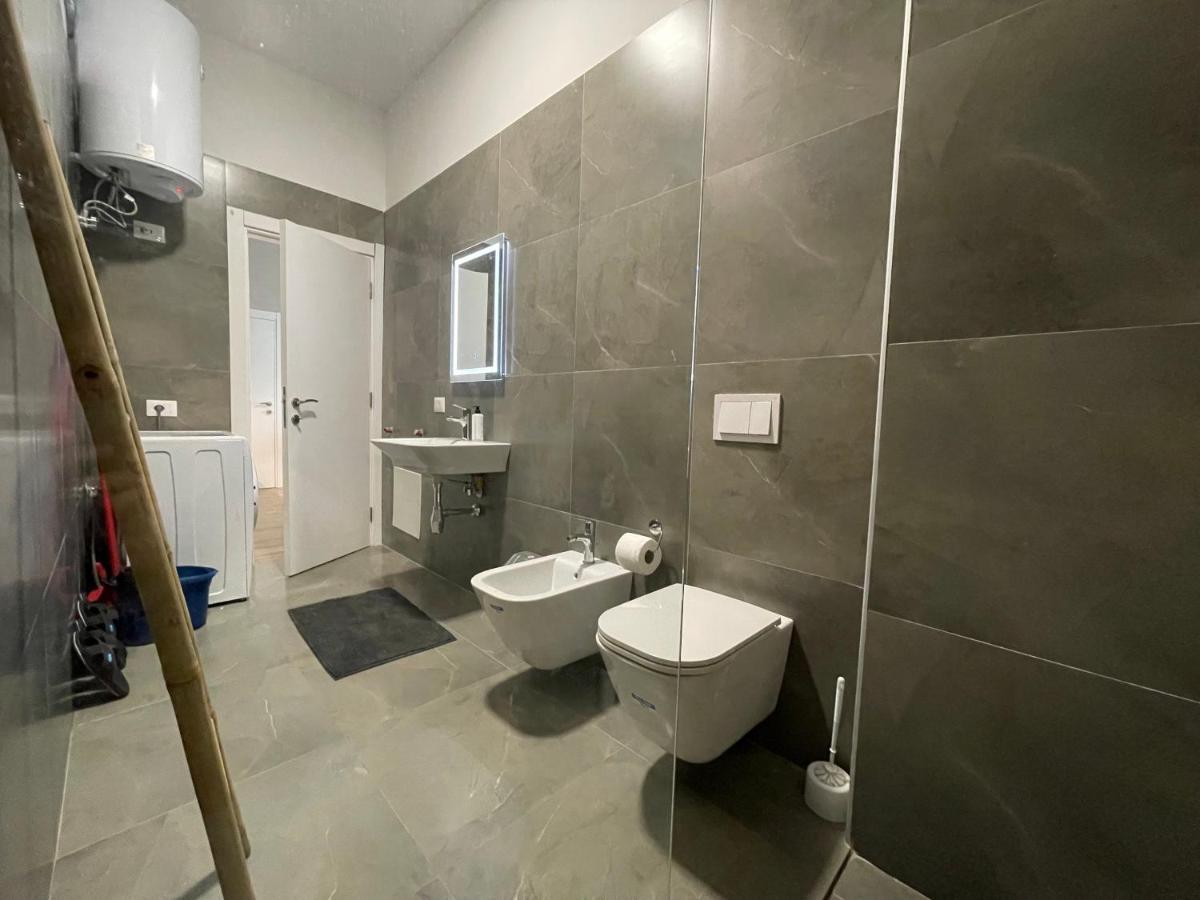 Square 21 Apartments ティラナ エクステリア 写真